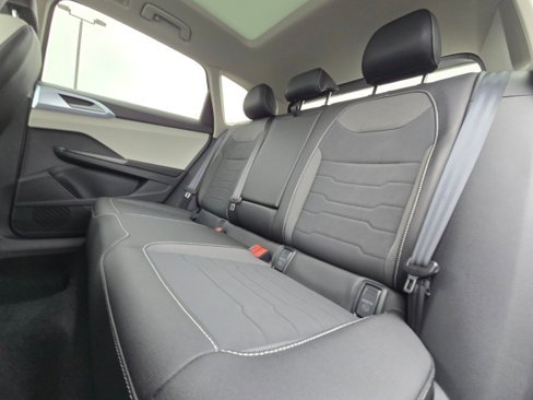 New 2025 Volkswagen Taos SE image 19