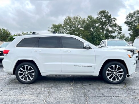Used 2018 Jeep Grand Cherokee Overland image 2