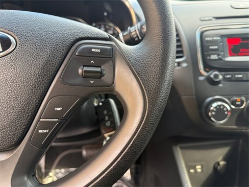 Used 2017 Kia Forte LX image 22
