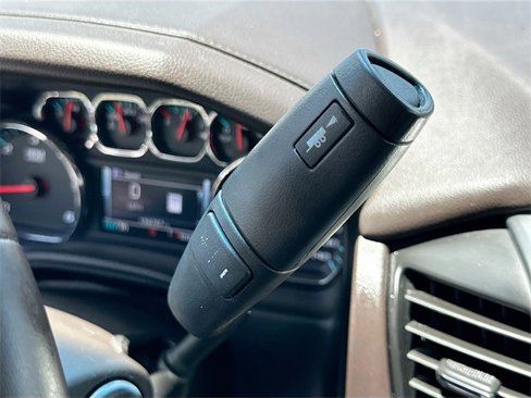 Used 2018 Chevrolet Suburban LT image 17