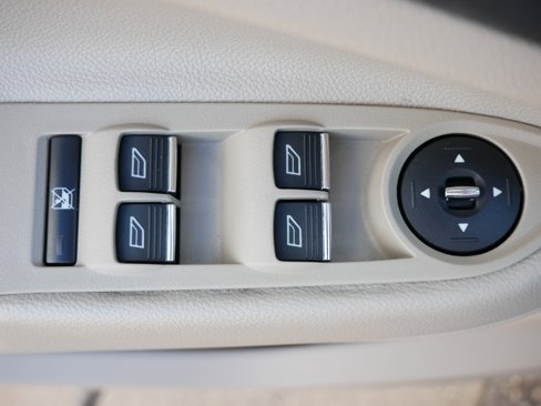 Used 2016 Ford C-MAX Energi SEL w/ Equipment Group 302A image 11
