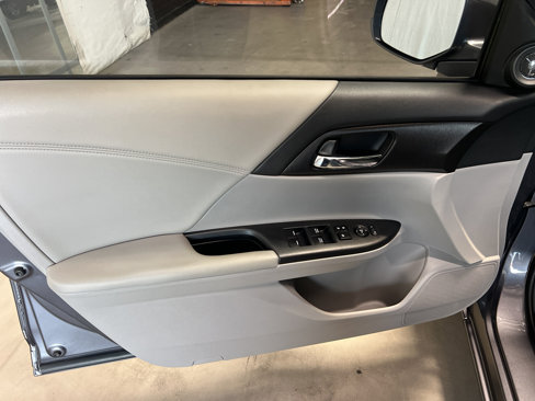 Used 2013 Honda Accord EX image 22