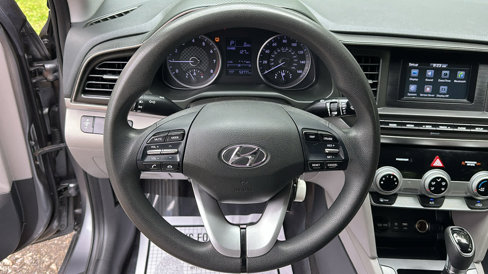 Used 2019 Hyundai Elantra SE image 13