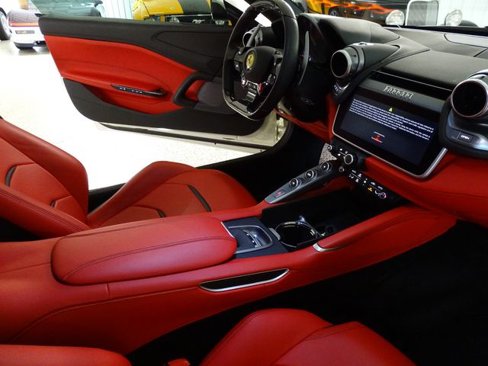 Used 2019 Ferrari GTC4Lusso image 19