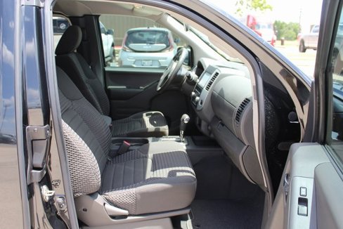Used 2019 Nissan Frontier SV image 6