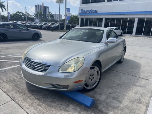 Used 2004 Lexus SC 430 Convertible image 2