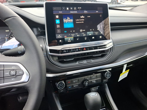 New 2025 Jeep Compass Latitude w/ Altitude Special Edition image 10