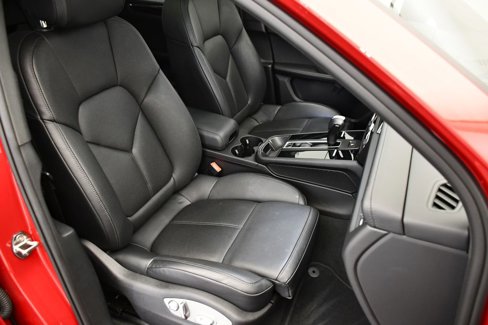 Certified 2025 Porsche Macan Turbo image 53