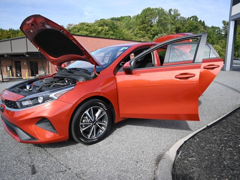 Used 2022 Kia Forte LXS w/ LXS Technology Package image 9