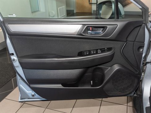Used 2015 Subaru Outback 2.5i Premium image 6