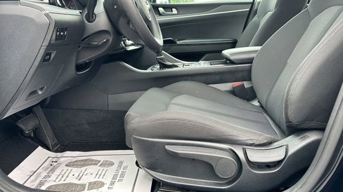 Used 2022 Kia K5 LXS image 10