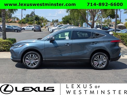 Used 2021 Toyota Venza XLE image 12