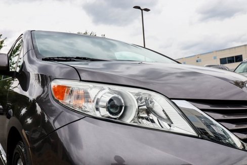 Used 2015 Toyota Sienna LE image 17