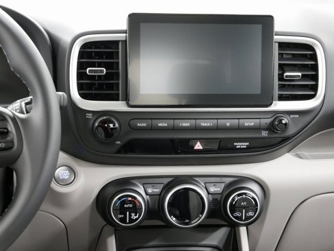 New 2025 Hyundai Venue SEL image 18