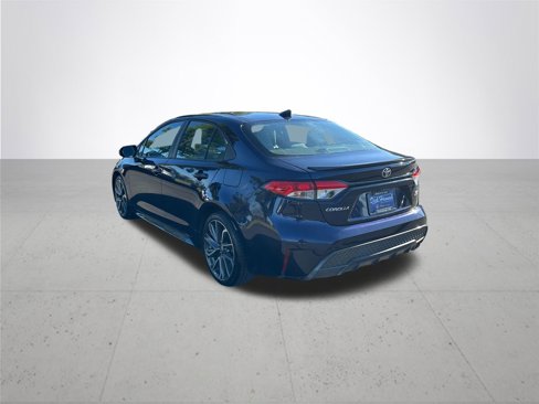 Used 2021 Toyota Corolla SE w/ SE Premium Package image 9
