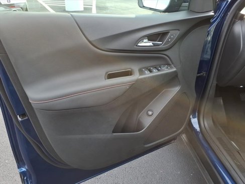 Used 2022 Chevrolet Equinox RS w/ LPO, Floor Liner Package image 13