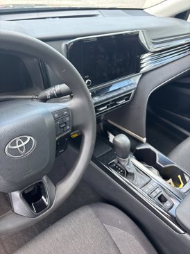 Used 2025 Toyota Camry LE image 11