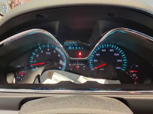 Used 2017 Chevrolet Traverse LT w/ Style and Technology Package image 12