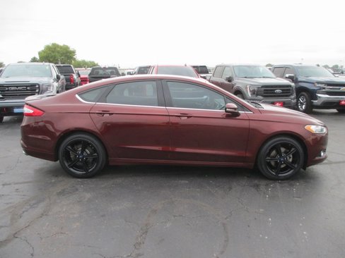 Used 2016 Ford Fusion SE image 3