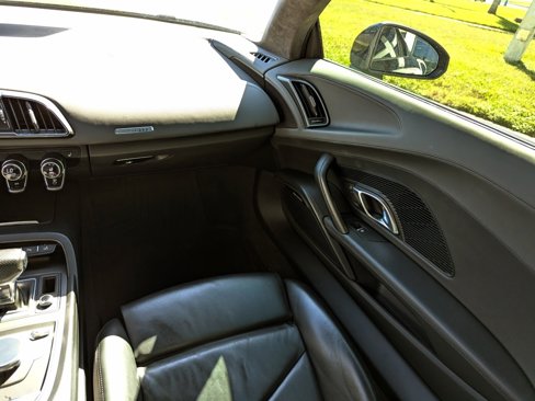 Used 2018 Audi R8 V10 w/ Premium Package image 16