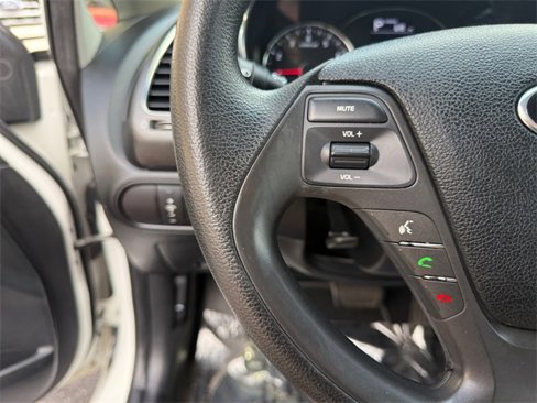 Used 2017 Kia Forte LX image 21