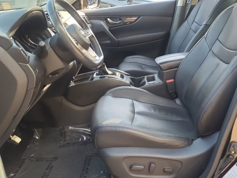 Used 2017 Nissan Rogue SL w/ SL Premium Package image 10