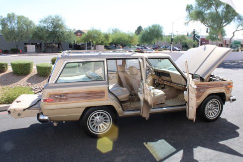 Used 1990 Jeep Grand Wagoneer image 22
