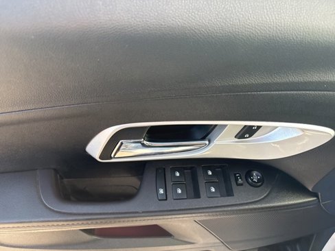 Used 2017 Chevrolet Equinox LT w/ Convenience Package image 14