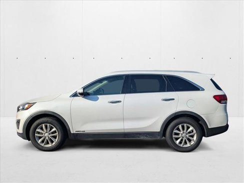 Used 2017 Kia Sorento LX image 23