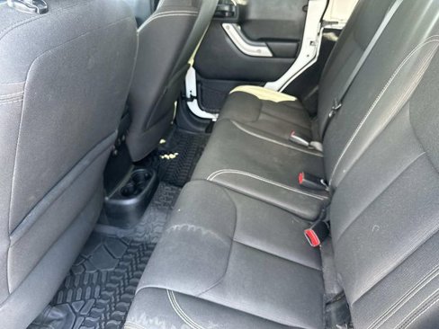Used 2016 Jeep Wrangler Unlimited Sahara image 18