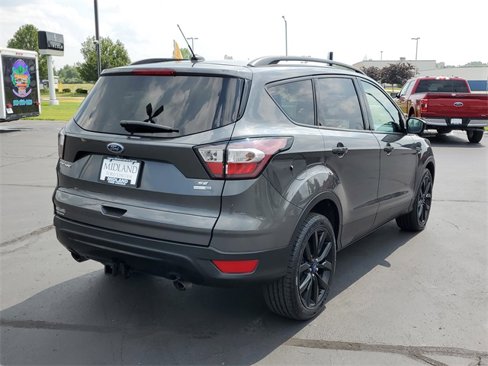 Used 2017 Ford Escape SE w/ Equipment Group 201A image 3