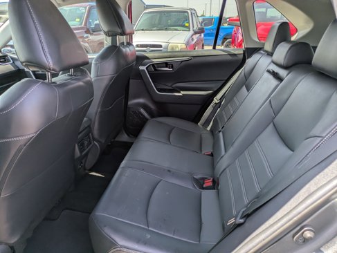 Used 2021 Toyota RAV4 XLE Premium image 13