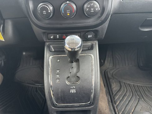 Used 2014 Jeep Patriot Latitude image 25