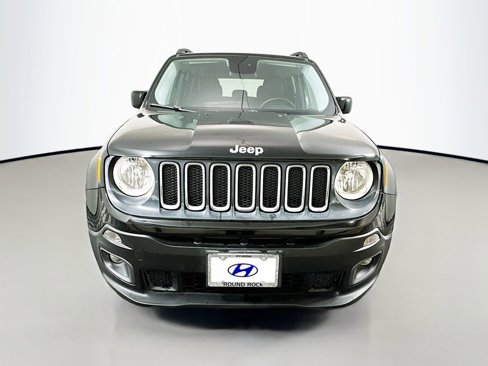 Used 2016 Jeep Renegade Latitude image 2