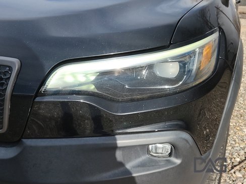 Used 2021 Jeep Cherokee Trailhawk image 9
