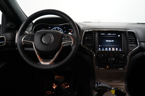 Used 2014 Jeep Grand Cherokee Laredo w/ 18" Wheel & 8.4" Radio Group image 12