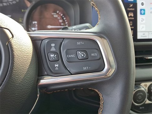 Used 2024 Jeep Wrangler Unlimited Sahara image 21