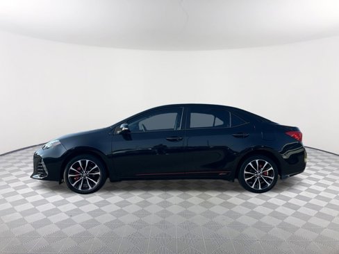 Used 2018 Toyota Corolla L image 11
