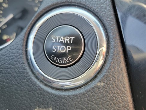 Used 2020 Nissan Rogue SV image 26