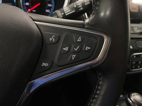 Used 2018 Chevrolet Equinox Premier image 17
