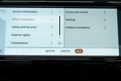 Used 2022 Land Rover Discovery Sport SE image 28