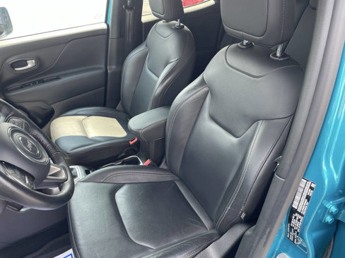 Used 2022 Jeep Renegade Limited image 3