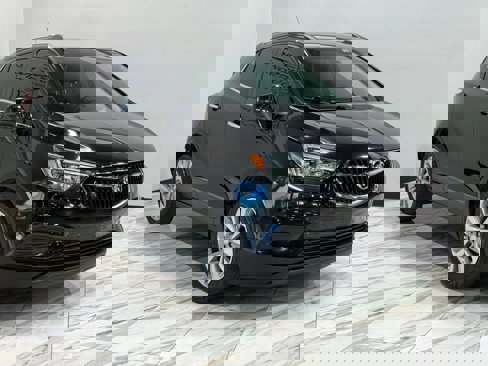 Used 2020 Buick Encore Preferred w/ Safety Package image 3