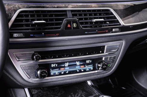 Used 2022 BMW 750i xDrive w/ Executive Package image 27