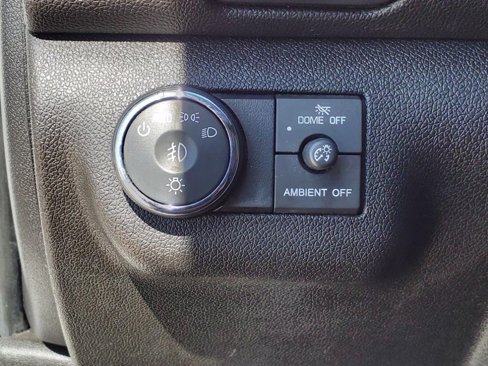 Used 2017 Chevrolet Traverse LT image 23