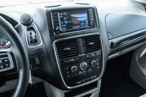 Used 2019 Dodge Grand Caravan SE image 26