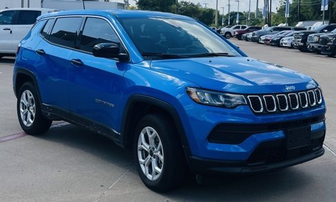 Used 2025 Jeep Compass Sport image 1