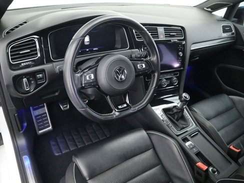 Used 2018 Volkswagen Golf R 4-Door image 9