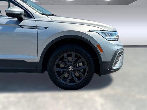 Used 2024 Volkswagen Tiguan SE image 10