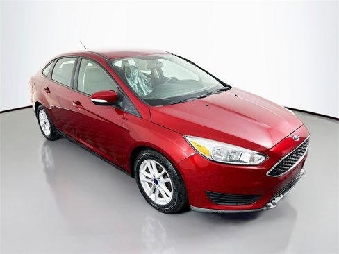 Used 2017 Ford Focus SE image 1